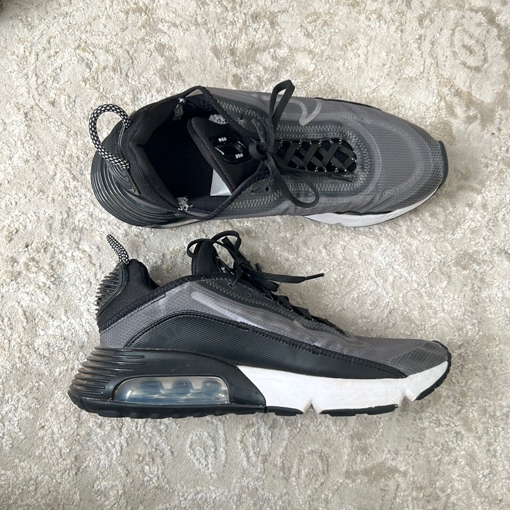 Nike Air Max Black and Grey Sneaker
